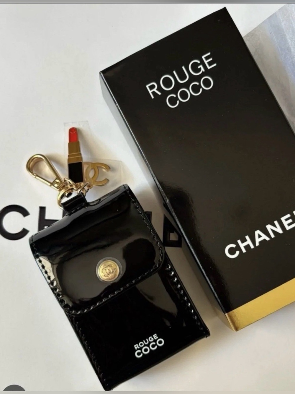 CHANEL Beauty Rouge Coco Patent Lipstick Case Pouch With Charm -Spring 2025 - Picture 3 of 8